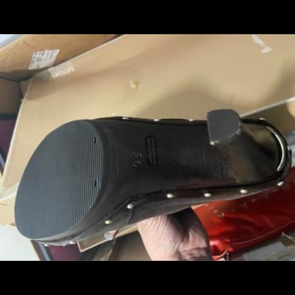 Michael Kors shearling boots - Picture 3 of 3